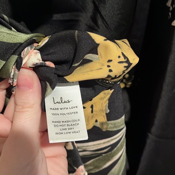 ❌SOLD - LuLu’s Black Floral Satin Cowl Neck Maxi Dress NWT - Picture 8 of 8